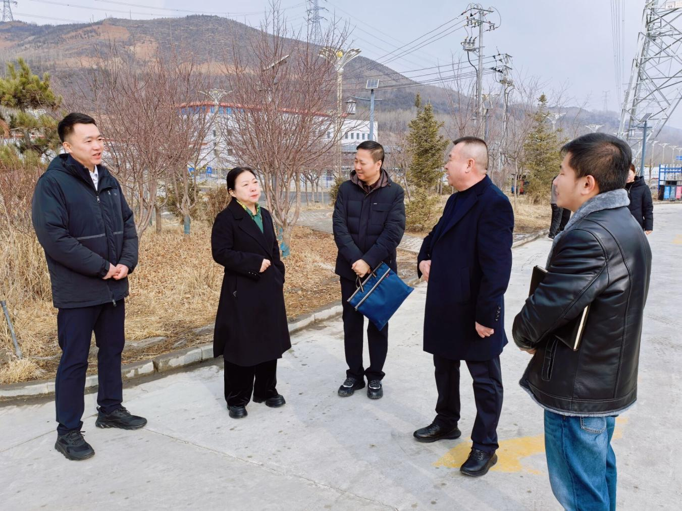 MG电子
副书记、总经理温浩带队赴青海国晟湟中区充电场站调研指导